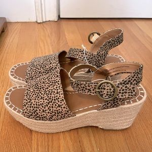 Universal Thread espadrille platform sandals